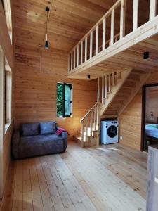 Heshkili Cottages