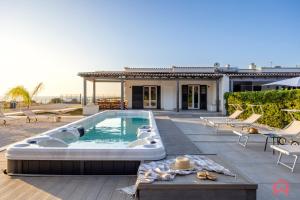 Villa con piscina e SPA sul mare