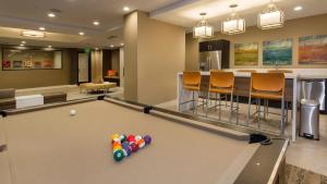 Holiday in LA - 1br with Free parking, Laundry, Pool