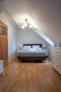 Pałac Ostoja - pokoje gościnne