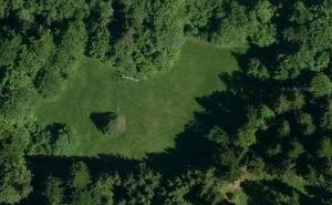 Tree house with private meadow in the middle of the forest