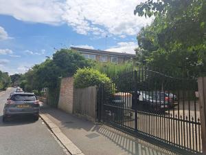 1 bedroom flat with allocated parking