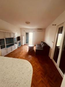 spacious apartment with view