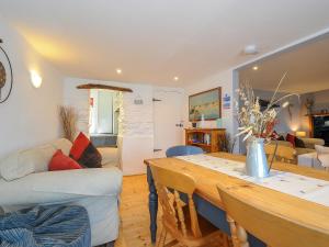 Stones Throw Cottage