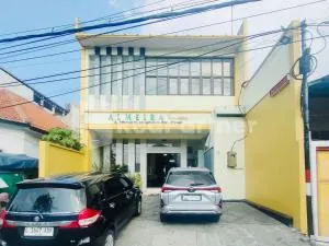Almeira Homestay Syariah Near RS Islam Al-Irsyad Mitra Reddoorz - Sukolilo-kidul