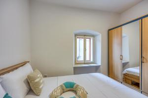 Old Bay Leave Town Apartment - Happy Rentals