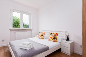 Gdynia Sea View Apartment by BookingHost