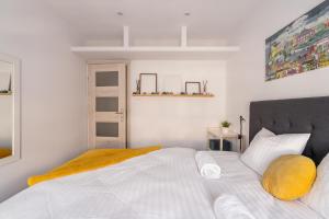 RentPlanet - Apartament Nowowiejska