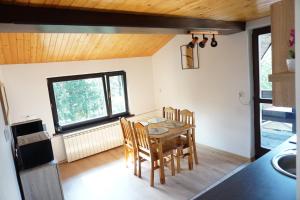 Nad Strumyczkiem - pokoje gościnne - Apartamenty z przymróżeniem oka