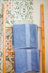 Chalupa na lúčnych kvetoch