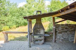 Chalupa na lúčnych kvetoch