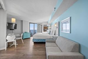 Deja View Updated King Suite with 2 Balconies Wow