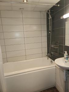 Bright & Peaceful Room Near Old Town