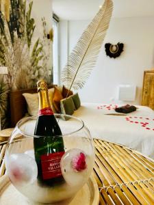 Appartements Le Nid d'Eliyah, suites avec jacuzzi 15min Disneyland Paris : photos des chambres