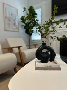 Newly Renovated Cottage including Driveway in Downtown Murfreesboro - Silver Point