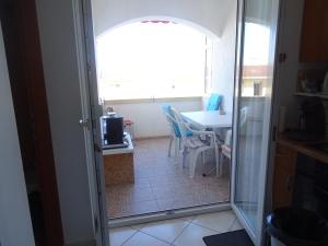 Comfortable apartment with kitchen, close to beautiful beach