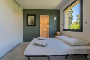 Villas Piscine, clim, terrain de petanque et jeux enfants : photos des chambres