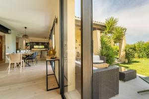 Villas Piscine, clim, terrain de petanque et jeux enfants : photos des chambres