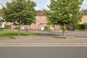 Cosy House with free parking!