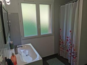 Maisons de vacances Piscine privative le champs des oiseaux : photos des chambres