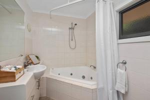 10 Whitecrest Great Ocean Road Resort - Ocean View