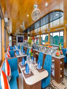 Du thuyền 3 sao thăm vịnh Hạ Long trong ngày - Oti