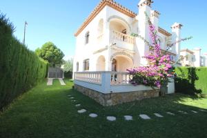 ARENDA Pino Alto Holiday Home Masia 1