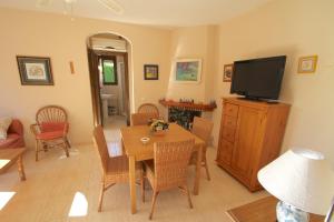 ARENDA Pino Alto Holiday Home Masia 1