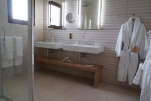 Hotels La Borie d-Helipse : Chambre Lit King-Size - Vue sur Jardin