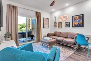 Whiskey River - Texas Music Theme in Historic Gruene, Riverfront on the Guadelupe River - Thorn Hill