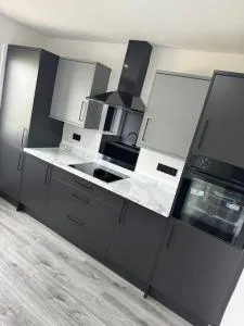 Modern 3 Bedroom Apartment - Pathhead