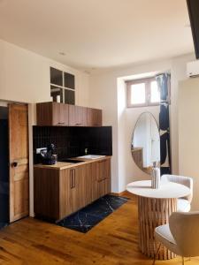 Appart'hotels Casita Suite Hyper centre Sarlat : photos des chambres