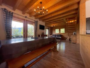 Chalet spacieux avec vue panoramique et confort familial - FR-1-624-11