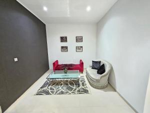 Stylish luxe house with gardens in la Marsa