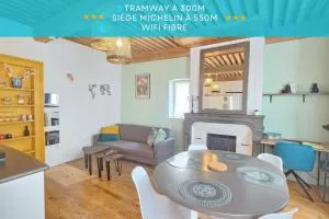 L'Histoire Clermontoise - Tramway au pied du logement - 克莱蒙费朗