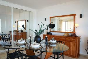 Spacious 2 Bed with Panoramic Views with Parking