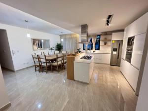 Spacious luxury apartment