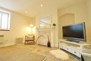 Spacious Boutique Apartment Clifton King Size Bed