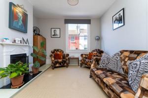 Host & Stay - Grove Townhouse