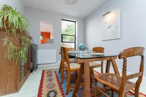 Host & Stay - Grove Townhouse