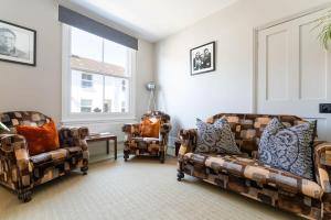 Host & Stay - Grove Townhouse