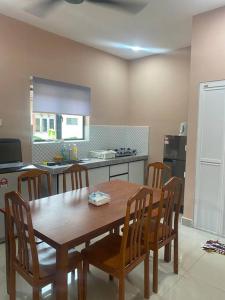 Homestay73 - Parit Raja