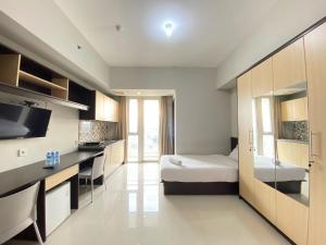 Private and Spacious Studio Room at Skyland City Jatinangor By Travelio