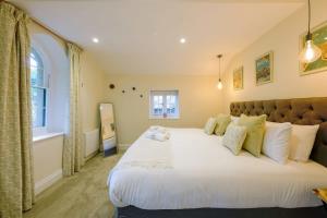 The Lodge Gatehouse at Coombe Lodge