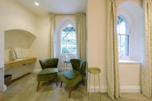 The Lodge Gatehouse at Coombe Lodge