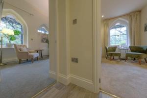 The Lodge Gatehouse at Coombe Lodge