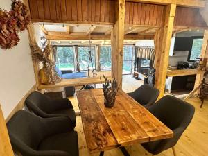 Villa Yarema Mountain Relax with Hot Jacuzzi & Sauna by BookVillaBG