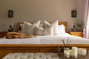 Killerby Old Hall with Hot Tub and Swimming Pool