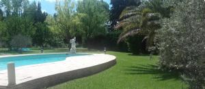 Maisons de vacances T2 PATIO avec jacuzzi et PISCINE 100m2 au pied du Luberon : photos des chambres