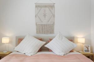 Stylish Zen Bungalow w Firepit + Walk to Beach